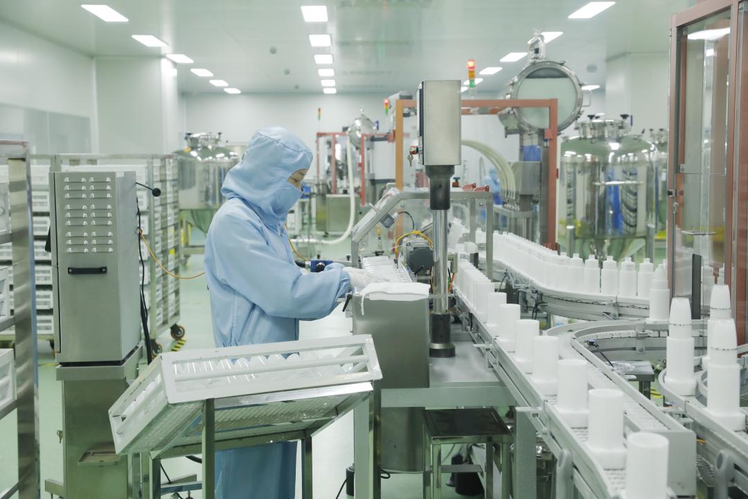 28道严格生产工序,让所有活性成分在医药级无菌生产车间经过安全洁净