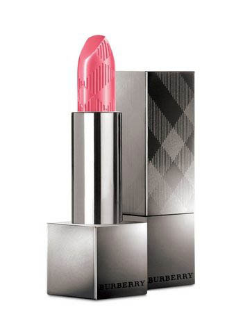 BURBERRY Beauty 的风格与其时装系列一脉相承