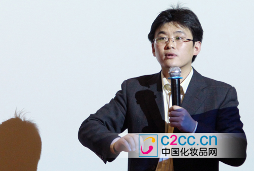 知名品牌营销策划专家冯建军给代理商作培训