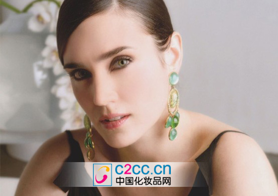 奥斯卡获奖女演员詹妮弗·康纳利代言资生堂-