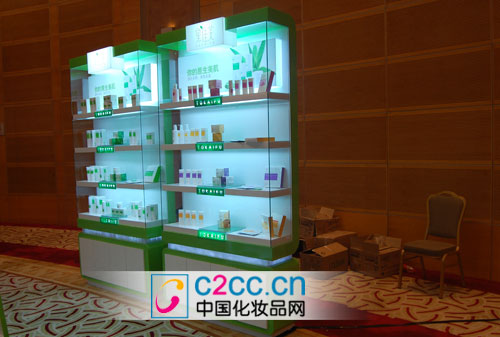 青岛展柜 <wbr>回归原生态,黛佳芙的美肌哲学 青岛展柜 <wbr>回归原生态,黛佳芙的美肌哲学