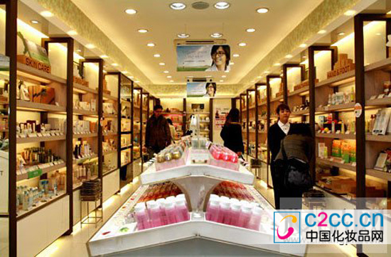网购进口化妆品要小心 工商提醒无中文标签慎