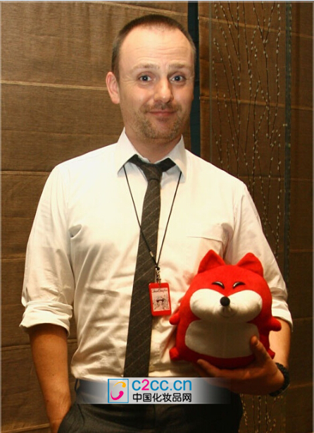 anel香奈儿前彩妆创意总监Peter Philips 加盟C