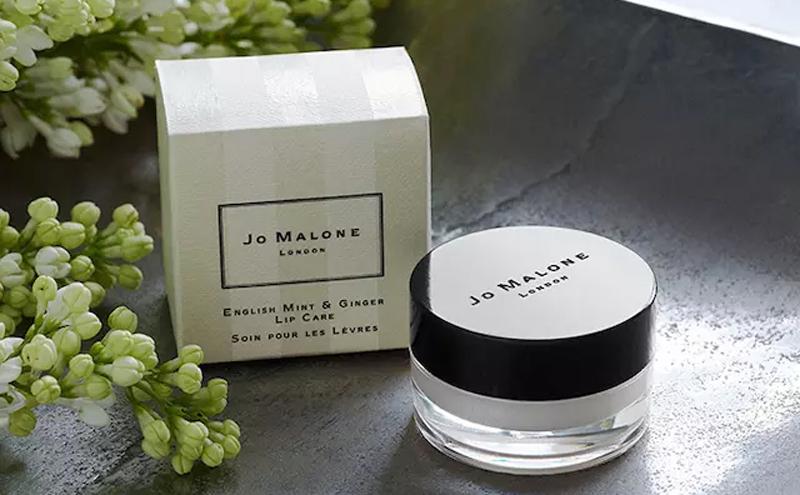 南京实施化妆品限用物质“四专三审核”管理制度/英国首家不分性别的美发沙龙连锁联合创始人去世 | C日报