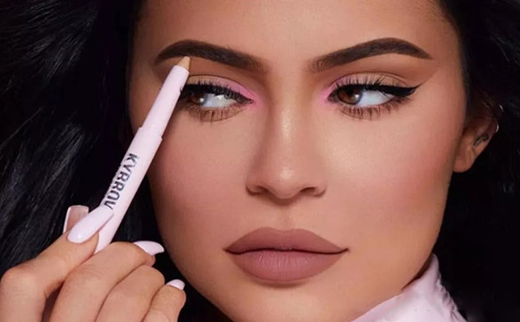 估值逼近10亿美元，传Kylie Jenner美妆品牌寻求出售