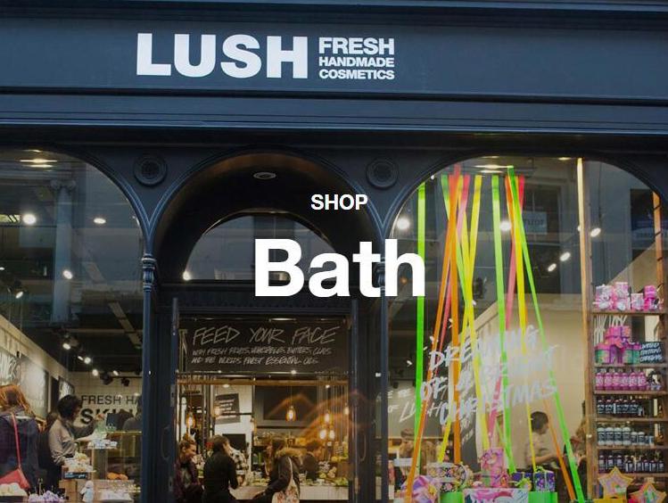 英国天然美妆品牌 Lush 门店为顾客提供免费洗手服务