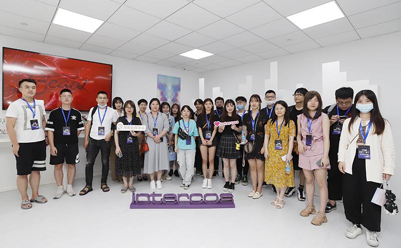 游学莹特丽——美妆超级工厂养成记