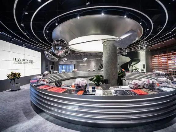 美妆集合店赛道再添一员,“一城一店”的HAYDON黑洞能否突围?