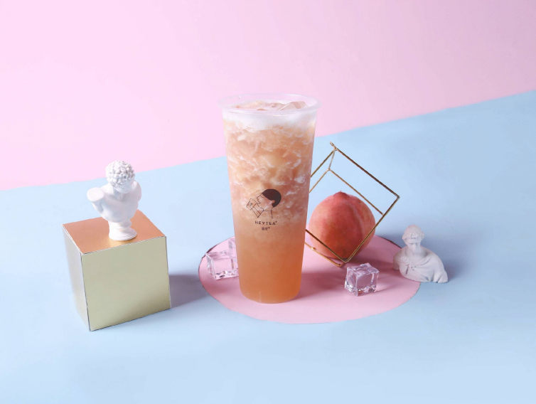 喜茶跨界，这次瞄准了化妆品零售