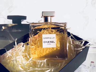 为何Chanel要为N°5香水买地?