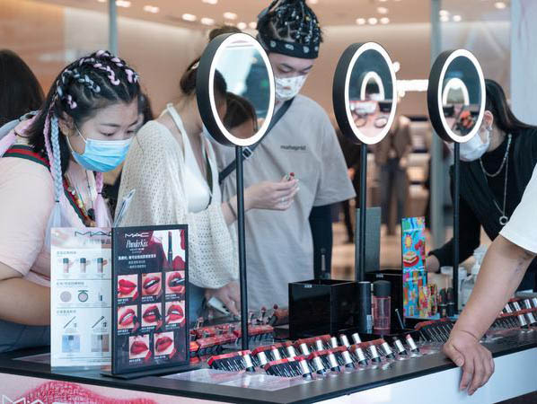 我在三亚免税城,当了一天大冤种