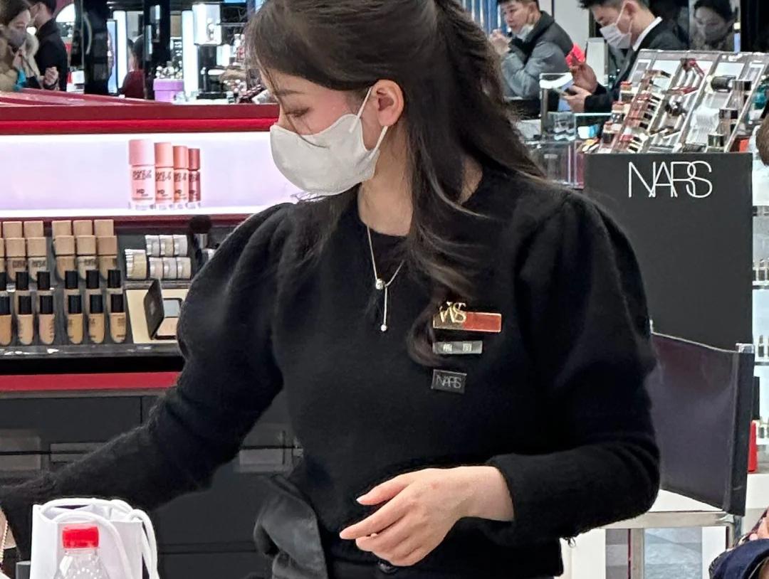 美妆外企柜姐 你为何被抛弃?