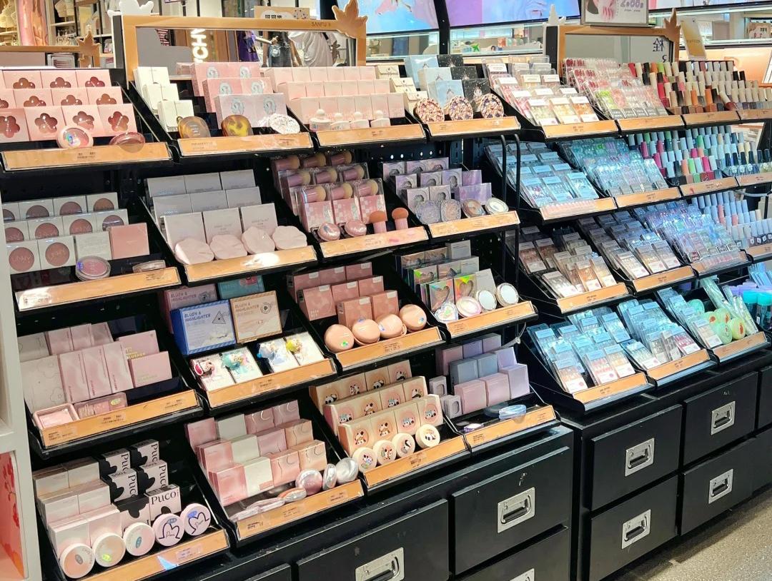 16个新品牌涌入：押注副牌？攻坚运动彩妆？死磕场景细分？