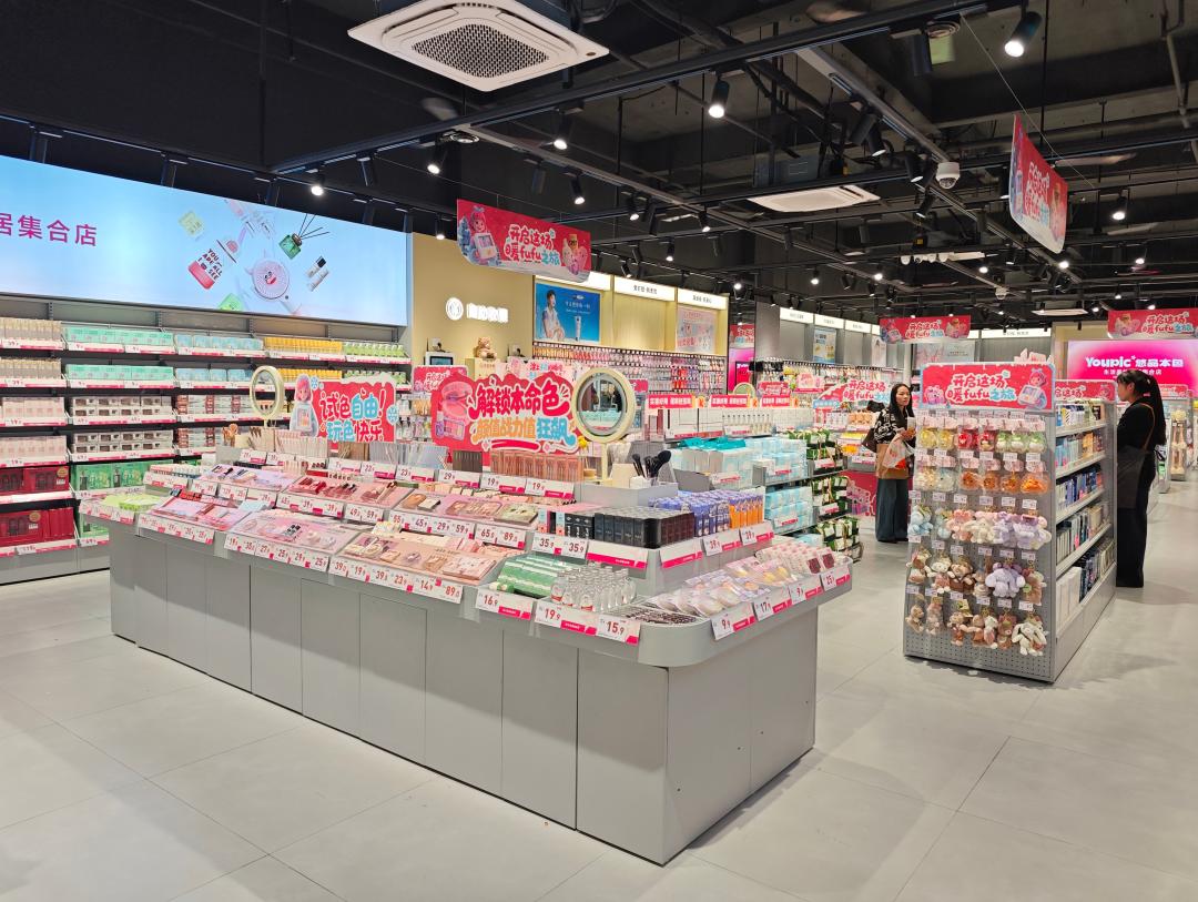 【晓霞走市场】独家:单日客流1000+,年销5亿!读懂年轻人,街边店也能“杀疯”线下