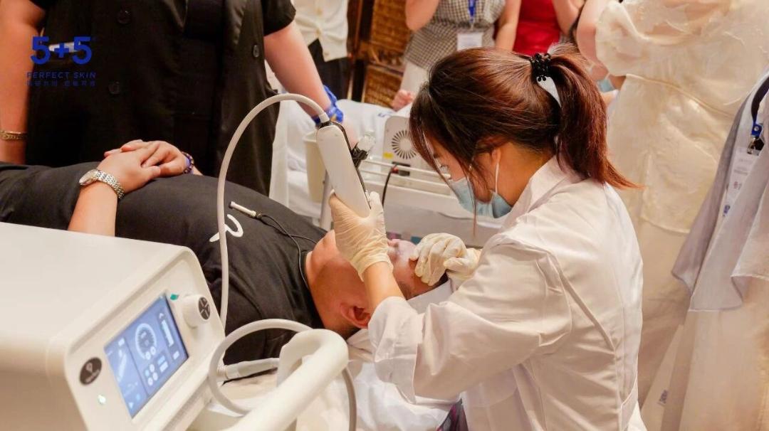 客单翻5倍、复购65%+！5+5以“三美融合·专业托底”重写线下生存法则