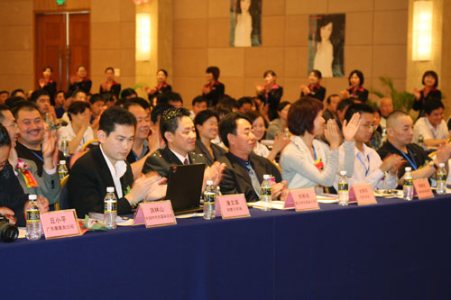 霍思燕全新代言欧贝诗