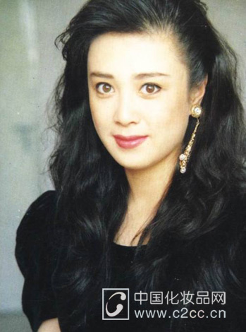 在《封神榜》中塑造的妲己形象堪称经典,而傅艺伟与舒蕾也是多年朋友